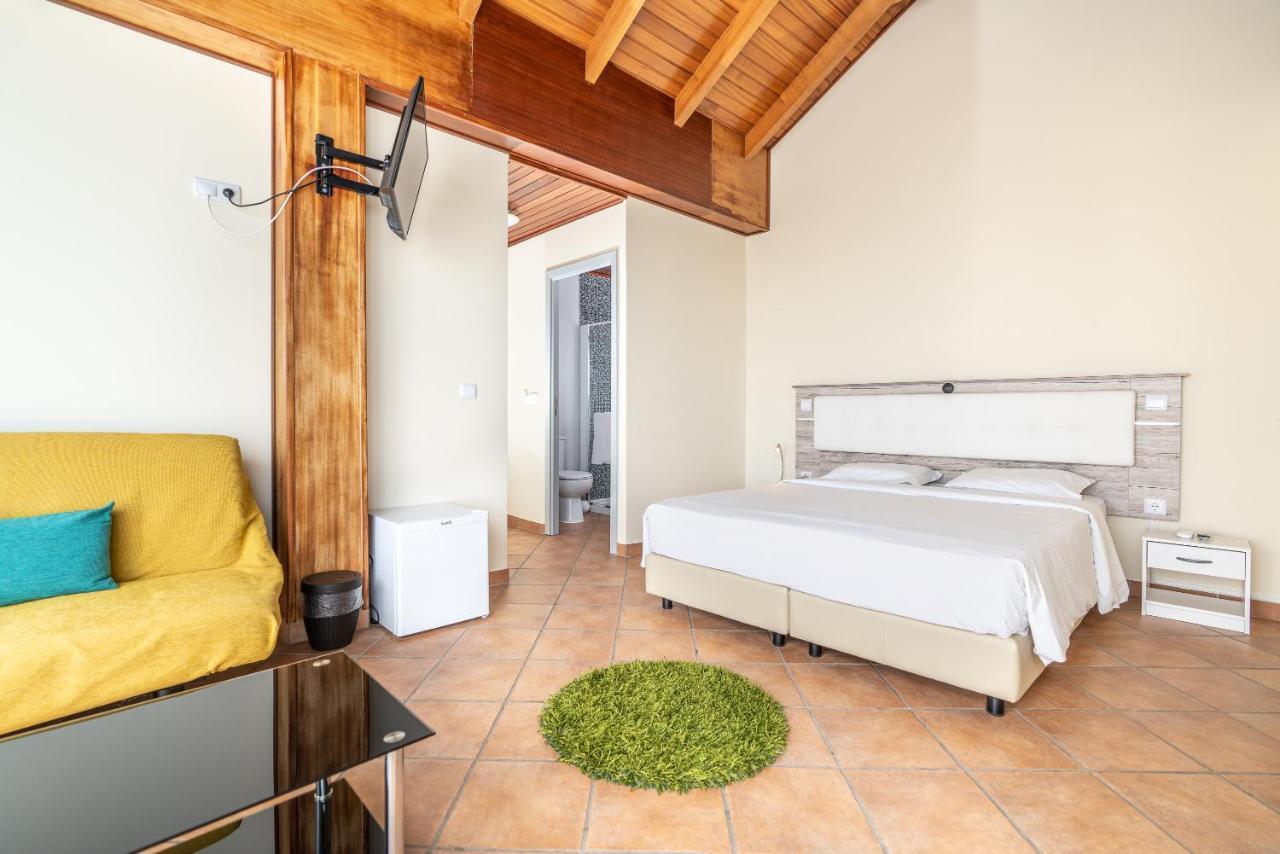 Quarto Duplo ou Twin com Vista Mar Parcial