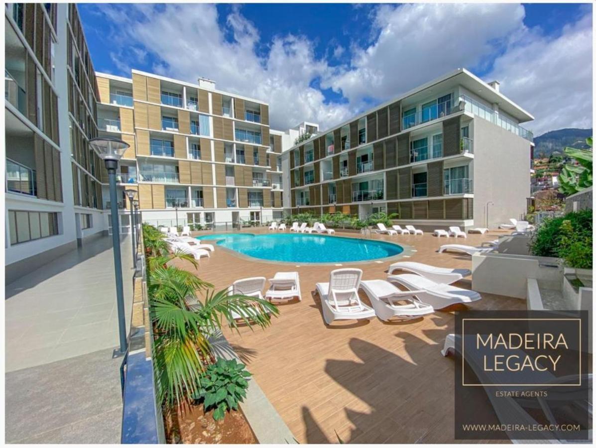 Apartment Pool View