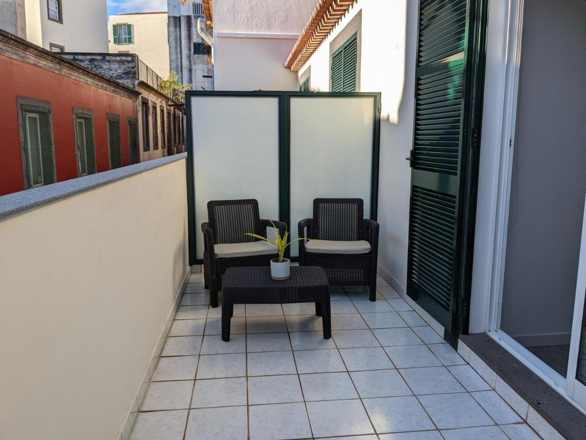 Estudio con balcón