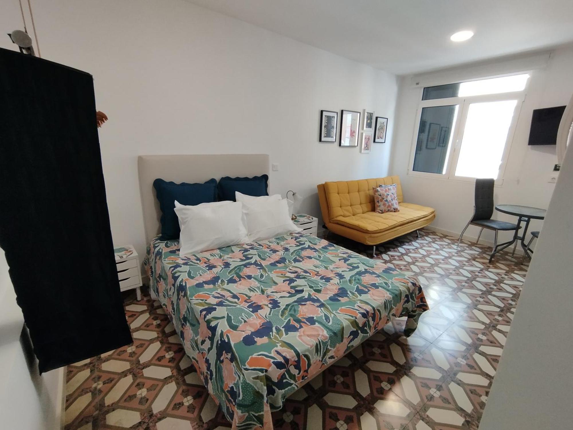 Studio Apartment