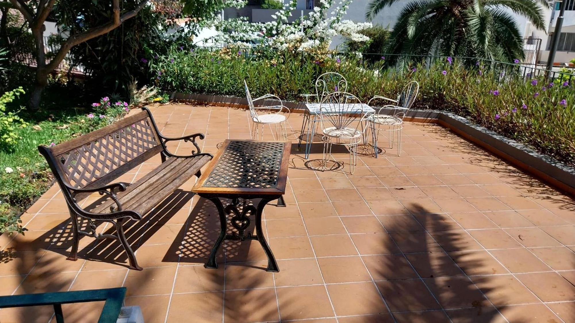 Bungalow Garden View