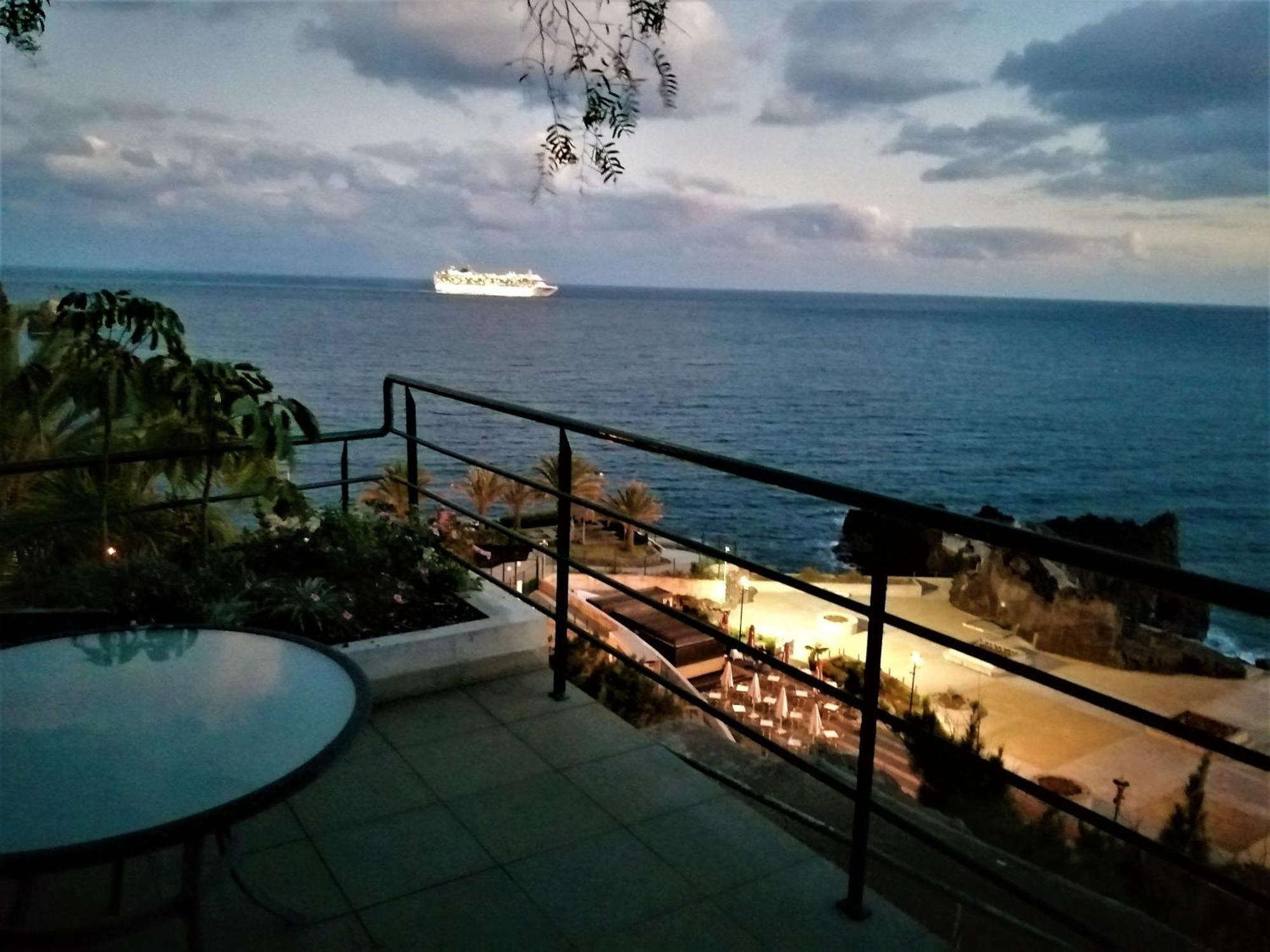 Bungalow Garden View