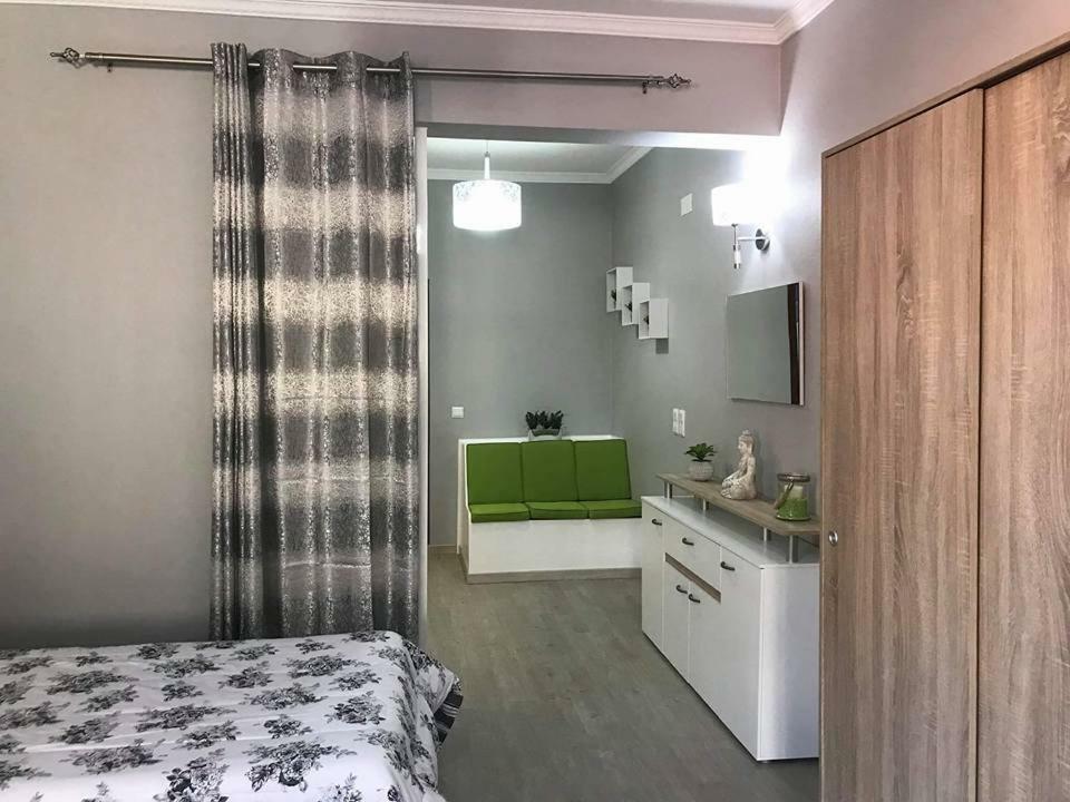 Studio Apartment,857847209:JPEG