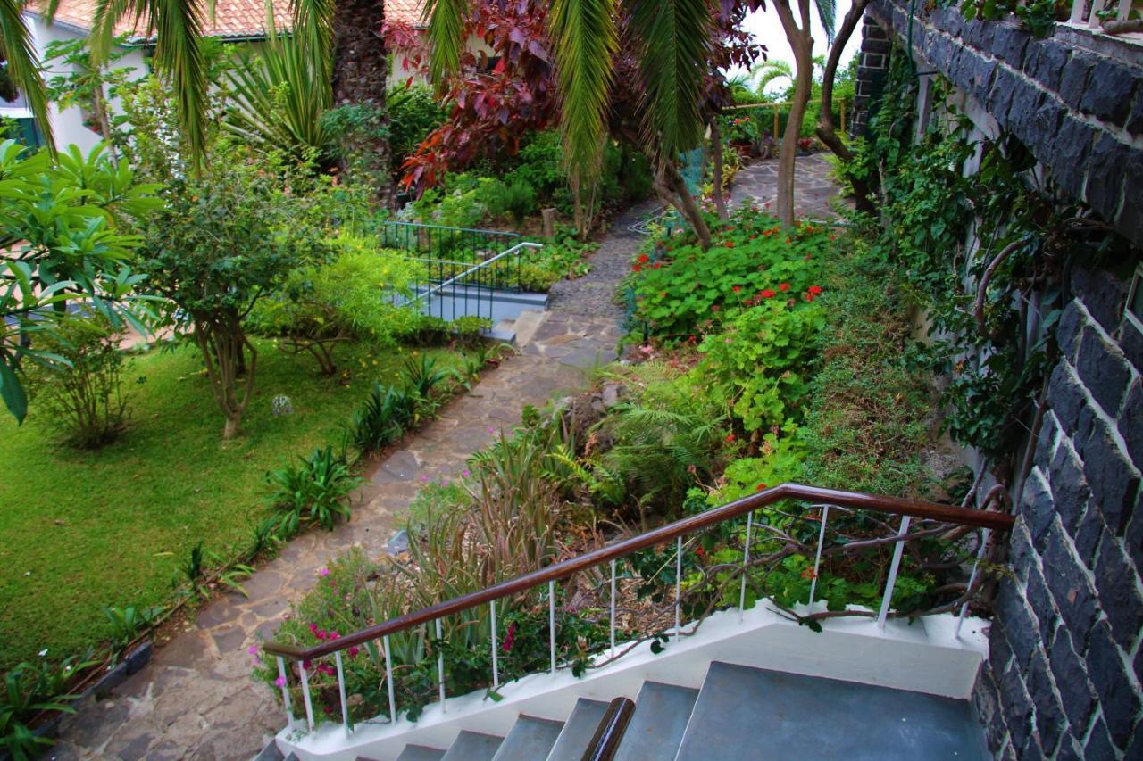 Bungalow Garden View