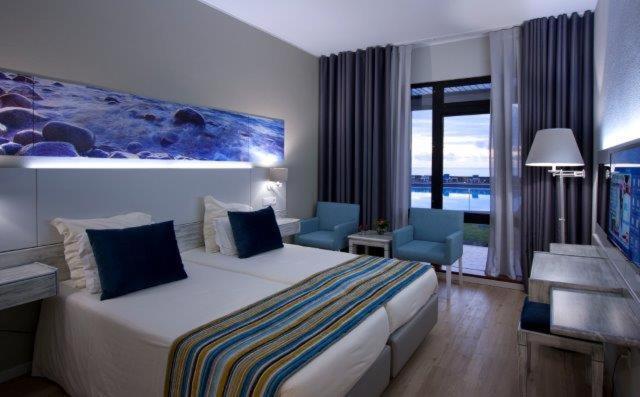 Quarto Duplo ou Twin com Vista Piscina