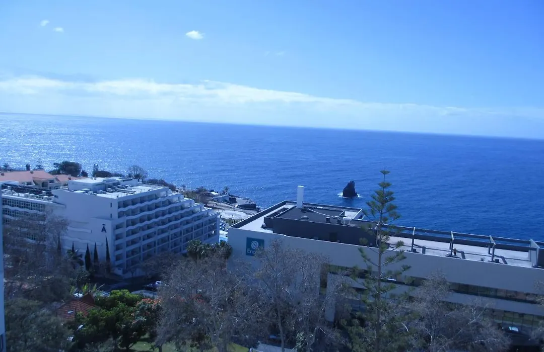 Tranquil Ocean view apartment-1