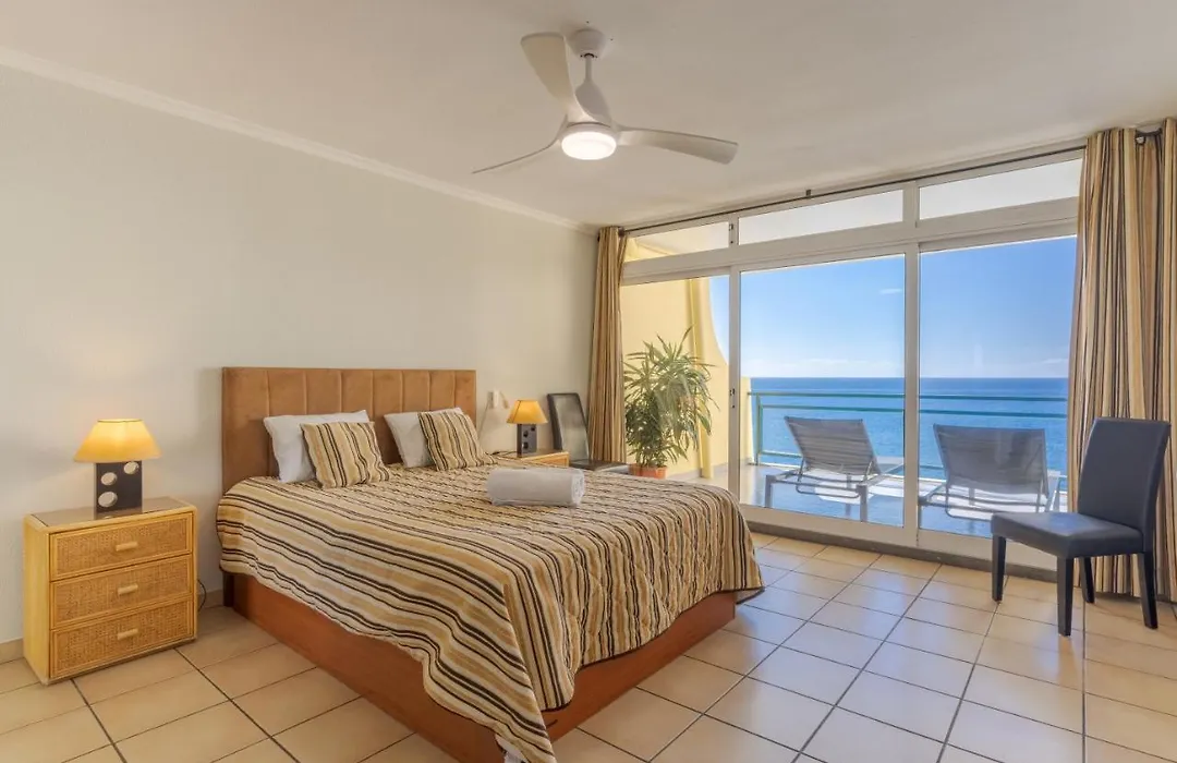 Honey Apartment On The Beach With Pool-1