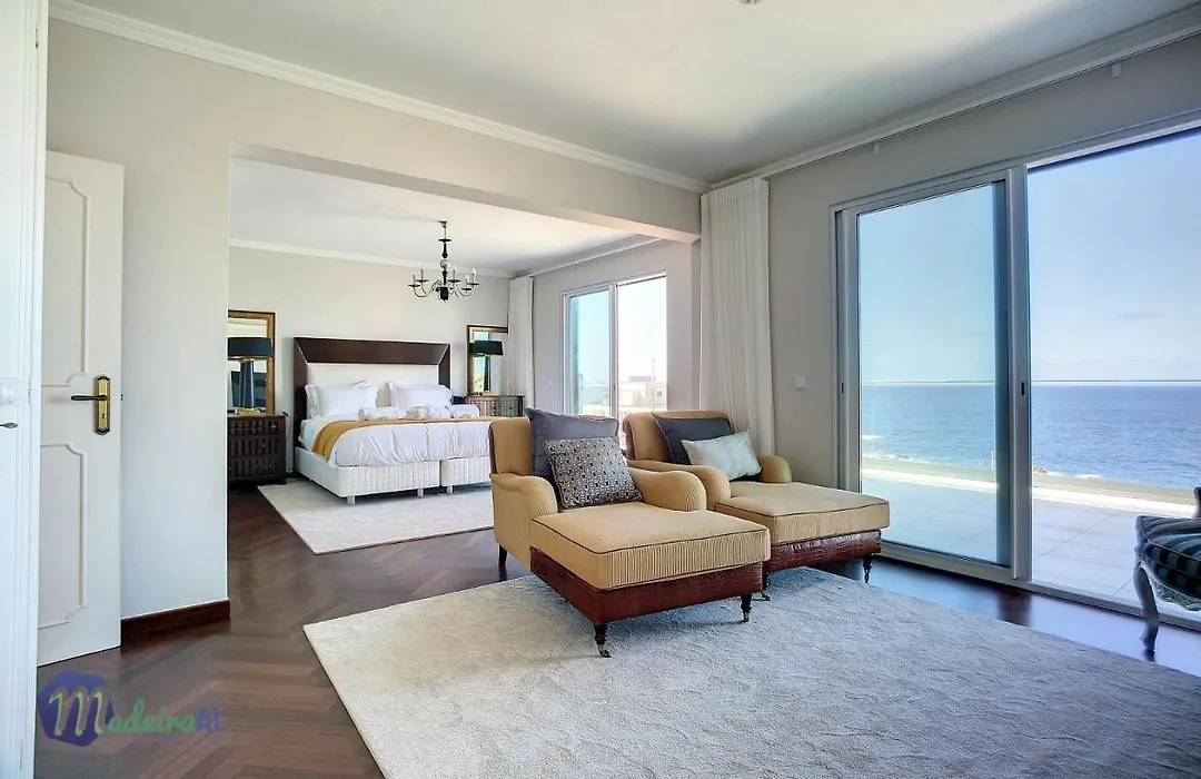 Pearls Beach Villa-1