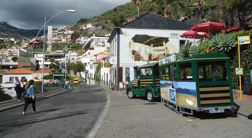 Village Lobos Flat-1