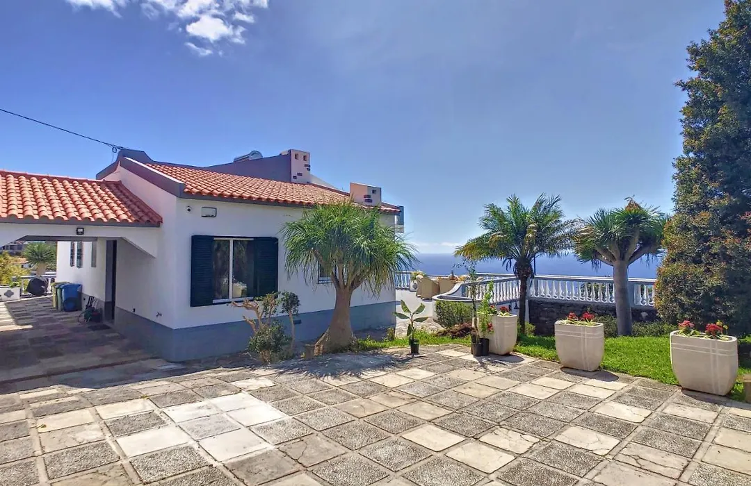 Avocado Villa By Lovelystay-1