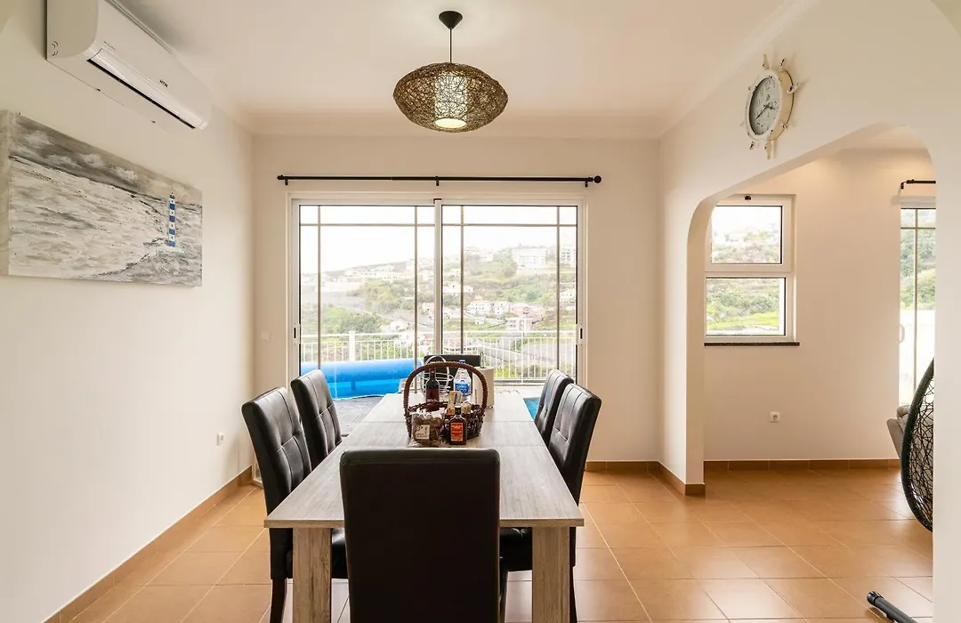 Casa Agrela By Rent2U, Lda Swimming Pool & Jacuzzi-1