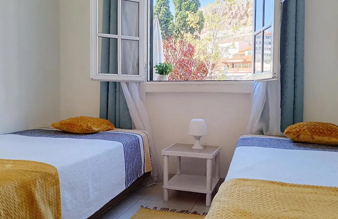 Home & Flower - Private Bedrooms Funchal-1