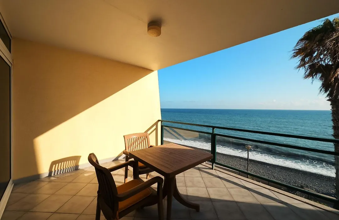 Tranquil Beachside Stay - Atlantic Gardens Beach-1