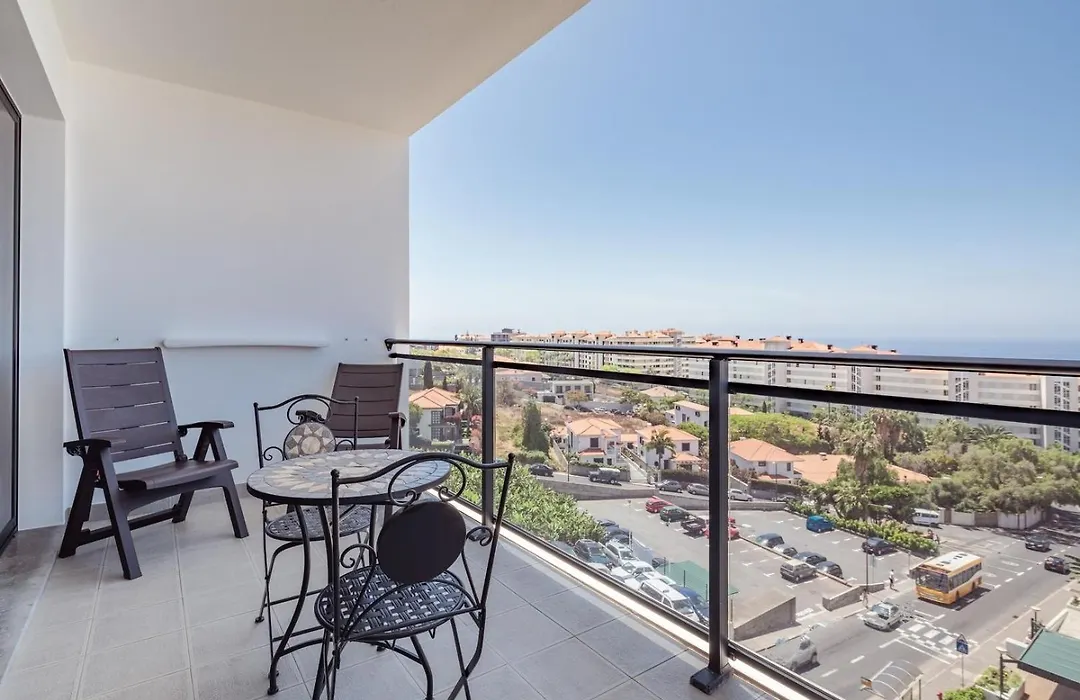 Elegant Apartment With Sea Views By Trip2Portugal-1