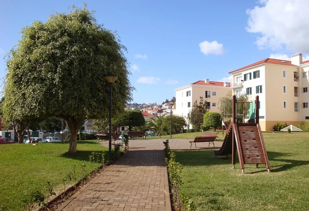 Excelente T3 Duplex Funchal-1