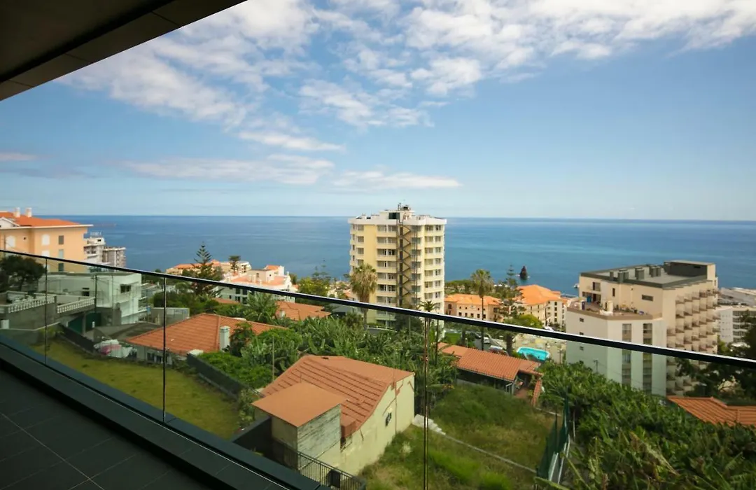 Spacious Luxury Holiday Apartment With A Great View, Funchal, Free Wifi And Parking-1