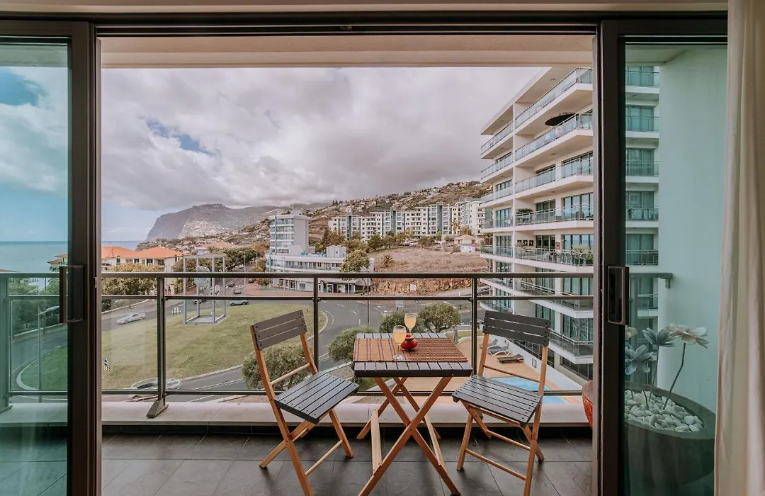 Cozy T2 With Ocean View-1