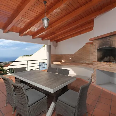 Charming Villa In Funchal-2
