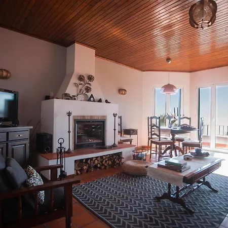Apartamento Charmoso no Funchal, com grande Jardim e Vista Esplêndida-2