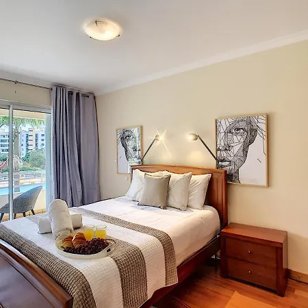 Aidan Apartment By Lovelystay-2
