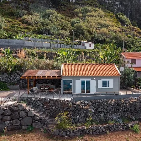 Casa Da Rocha De Baixo By An Island Apart-3