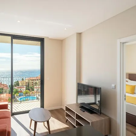 Monumental Plaza By Petit Hotels-2