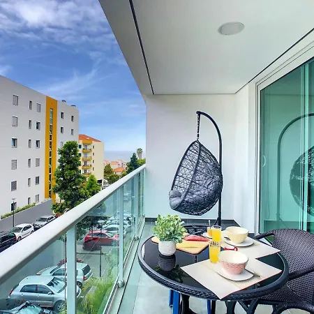 Alameda Apartment By Lovelystay-3