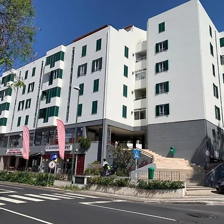 Madeira, 3 Bedroom Apartment With Ocean Views In Funchal-2