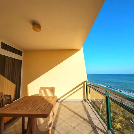 Tranquil Beachside Stay - Atlantic Gardens Beach-3