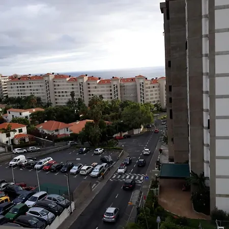 Elegant Apartment With Sea Views By Trip2Portugal-3
