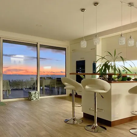 Holiday Apartment Sunset Ocean-2