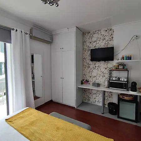 Alexia Room-2