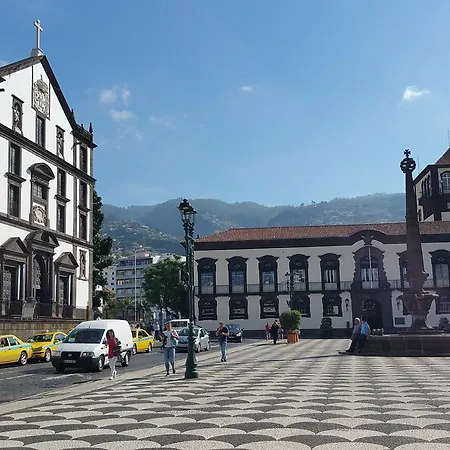Edificio Charles 103-3