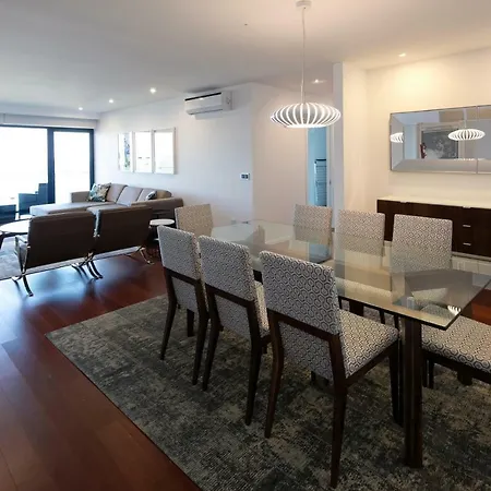 Spacious Luxury Holiday Apartment With A Great View, Funchal, Free Wifi And Parking-2