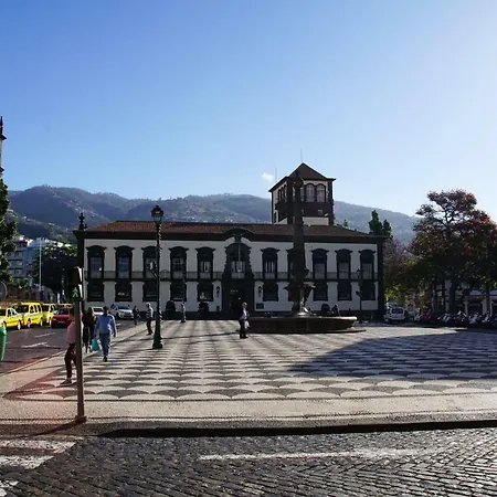 Ribeira Funchal Center-2