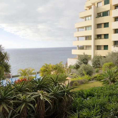 Superior Rentals - Beachfront Penthouse-3