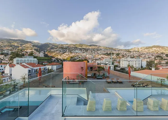 Funchal (Madeira) Resorts and Hotels with Waterparks