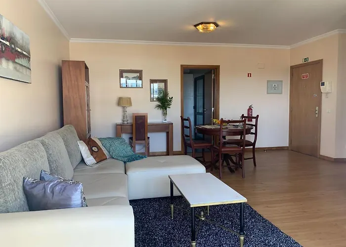 Pet friendly Top Floor City Center - Mercado, Privileged View Funchal 