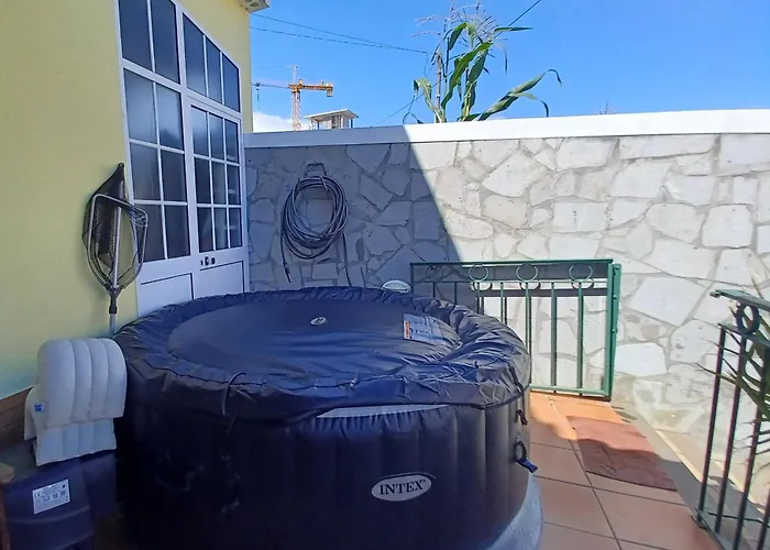 House Near Cr7 Museum Villa Funchal  with Pool