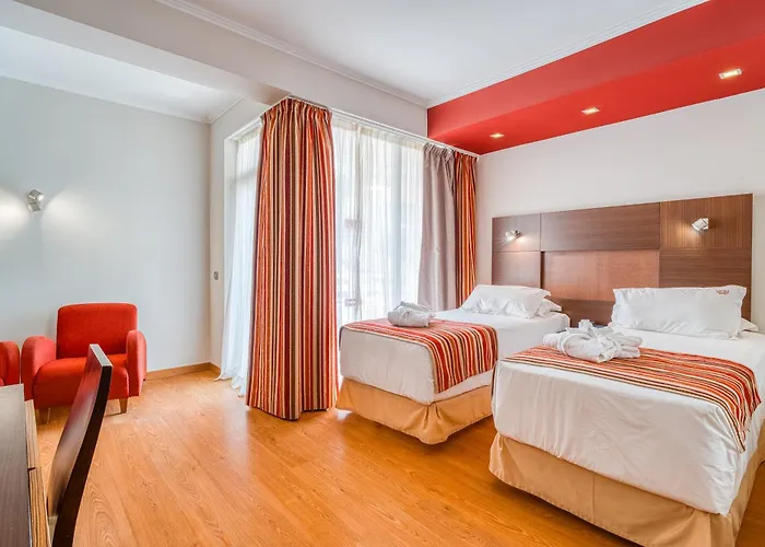 Funchal (Madeira) hotels near Sacred Art Museum of Funchal