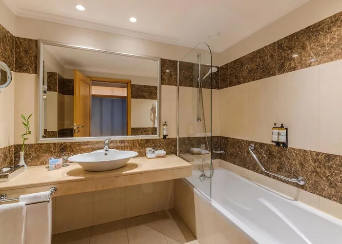 Funchal (Madeira) Dog Friendly Hotels near Monte Palace Tropical Garden